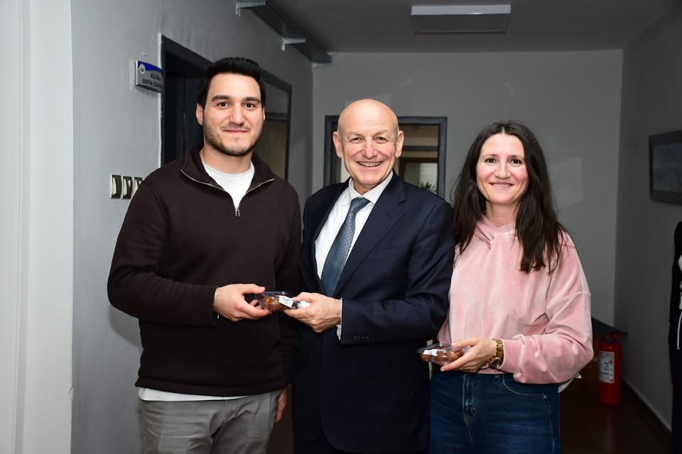 TERME belediye başkanı Şenol kul Belediye personelleriyle kandil kutlayıp gönüllerine dokundu